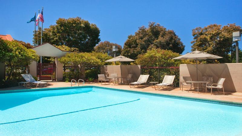 Four Points By Sheraton - San Francisco Bay Bridge Hotel 3*